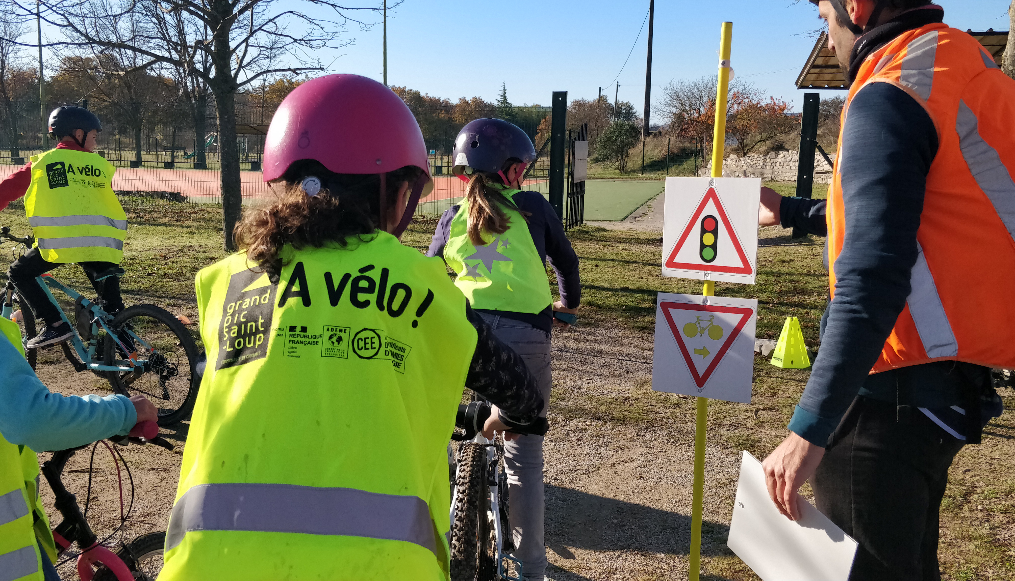 Le SRAV en zone périurbaine : Billère et Grand Pic Saint-Loup misent sur les jeunes générations